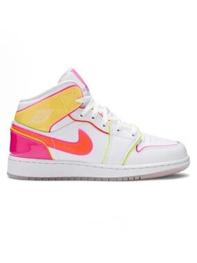 Excellent condition Kids Air Jordan 1 Mid SE GS 'Edge Glow' 6Y